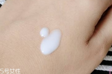 乳液倒不出來怎么辦？玻璃瓶乳液怎么倒出來？