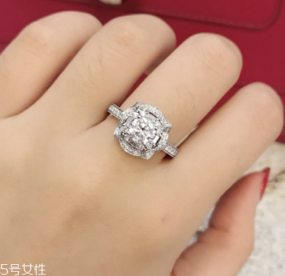 鉆戒可以用醋洗嗎？鉆戒用醋洗是對(duì)的嗎？