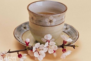 梅花可以泡水喝嗎？梅花泡水的功效