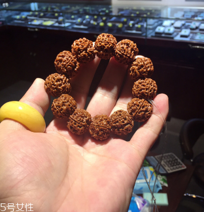菩提子手串一般多少錢？菩提子手串市場(chǎng)價(jià)格