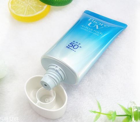 防曬霜兩年了還能用嗎？防曬霜可以用兩年嗎？