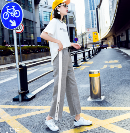 女生去海邊穿什么衣服？海邊度假怎么穿搭顯瘦？