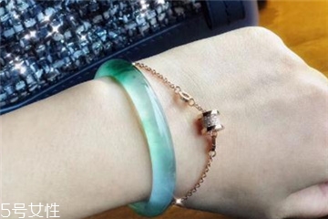 手鐲什么顏色好看？手鐲買哪種顏色好？