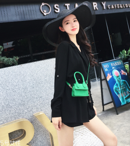 女生夏天背什么包？女生夏季包包搭配圖片