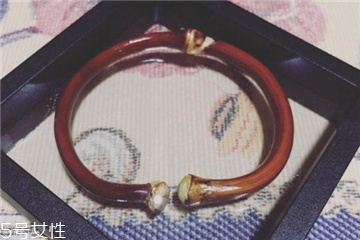 雞血藤手鐲可以碰水嗎？雞血藤手鐲沾水好嗎？