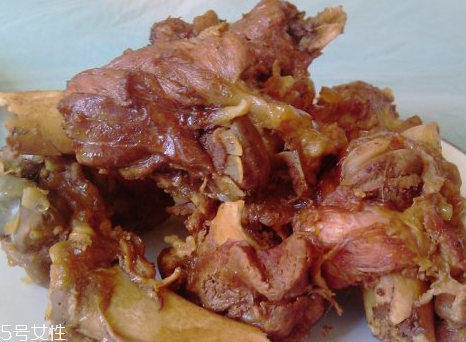 鹿肉和牛肉哪個好？鹿肉和牛肉哪個好吃些？