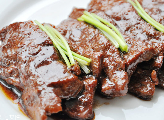 鹿肉和牛肉哪個好？鹿肉和牛肉哪個好吃些？