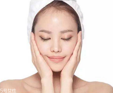 化妝水會(huì)變質(zhì)嗎？化妝水進(jìn)水了會(huì)變質(zhì)嗎？