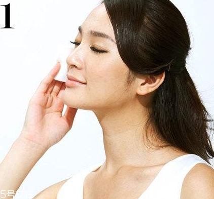 化妝水為什么要用化妝棉？化妝水可以不用化妝棉嗎？