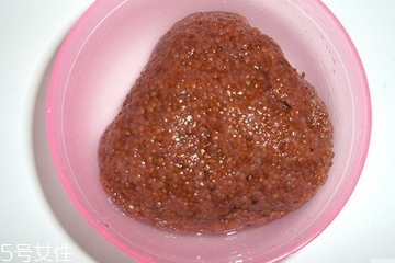 海藻面膜為什么會出膠？海藻面膜的膠是什么？