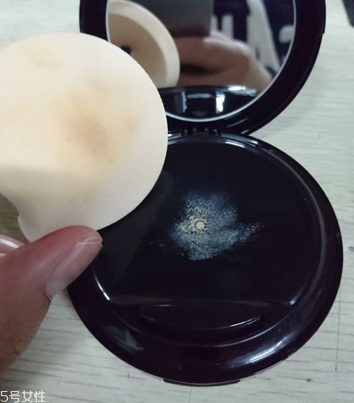 雅詩蘭黛紅石榴氣墊cc代言人是誰？雅詩蘭黛氣墊哪款好用？
