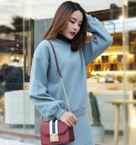 20歲女生背什么包？20多歲女生適合什么包包？