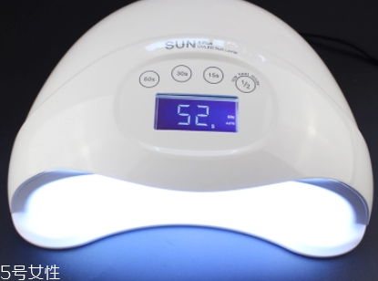 美甲燈會把手照黑嗎？美甲燈之前要涂防曬霜嗎？