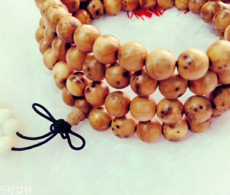 崖柏手串女人能帶嗎？崖柏手串適合女生戴嗎？