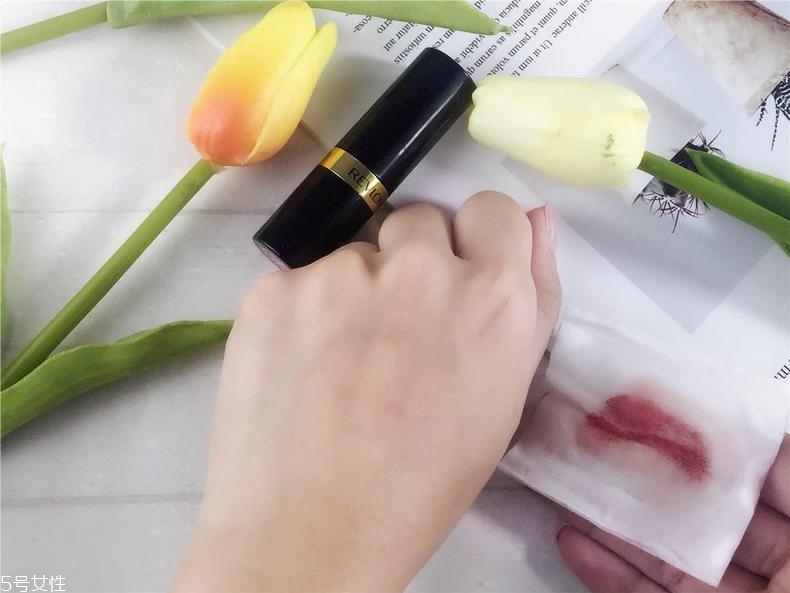 露華濃525是什么色？露華濃525適合黃皮嗎？
