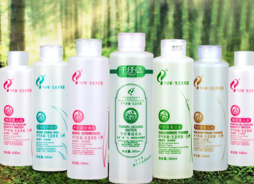 絲瓜水和玫瑰水哪個好？絲瓜水和玫瑰水可以一起用嗎