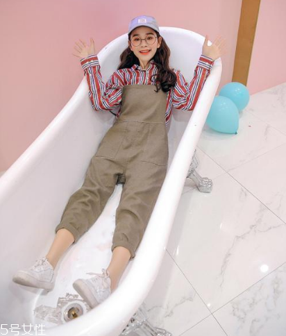 平胸女生夏天穿什么？平胸也能穿出高級(jí)感