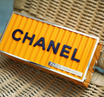 chanel集裝箱多少錢(qián)？香奈兒集裝箱包包正品價(jià)格