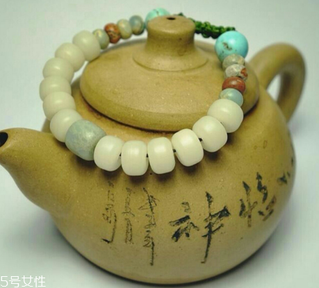 菩提根手串發(fā)黑怎么辦？找準(zhǔn)原因?qū)ΠY下藥