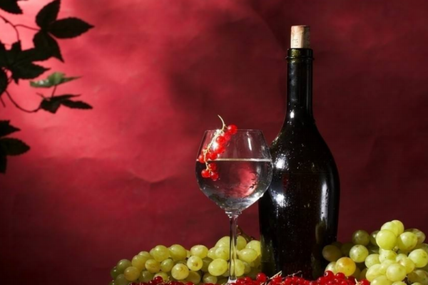 入門小白怎么挑紅酒年份 紅酒適飲期在5年內