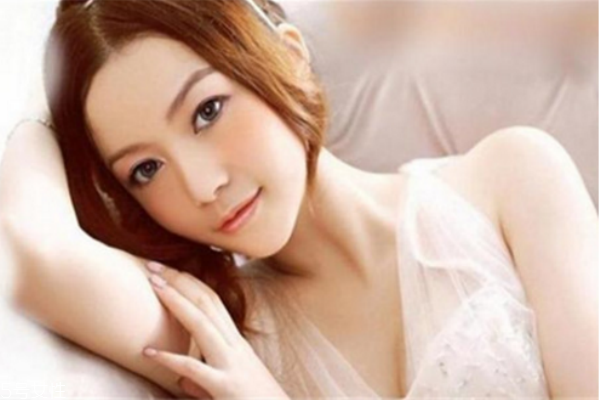 油性皮膚喜歡掉妝，小編來教你怎么辦