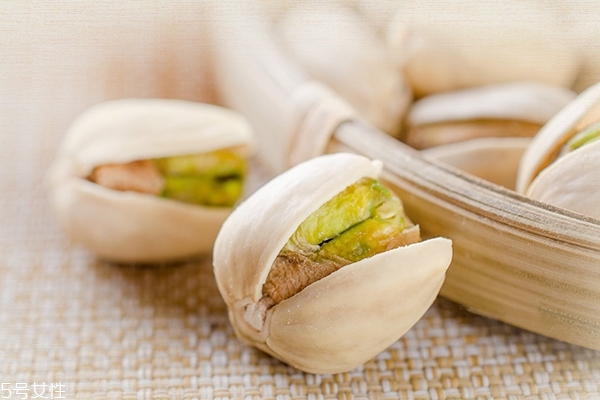開(kāi)心果為什么是綠色的 是正?，F(xiàn)象