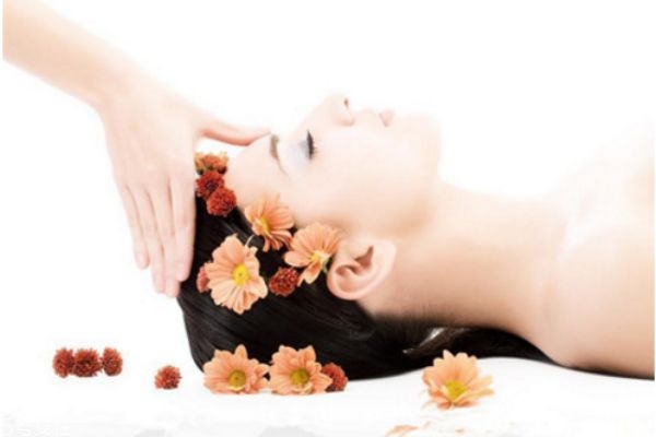 按摩也能美發(fā)，教你簡(jiǎn)單按摩法子