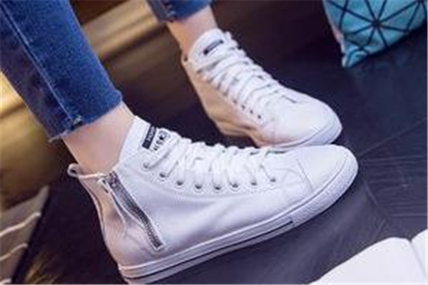 高幫小白鞋怎么搭配？高幫小白鞋搭配圖片