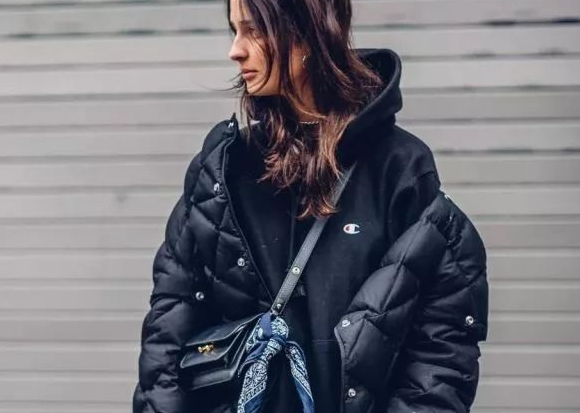 羽絨服可以烘干嗎？羽絨服能用烘干機(jī)嗎？