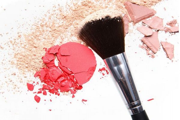 腮紅怎么上 腮紅的畫(huà)法