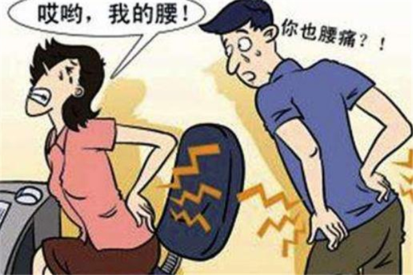 脊椎側(cè)彎造成胸悶、背部疼痛