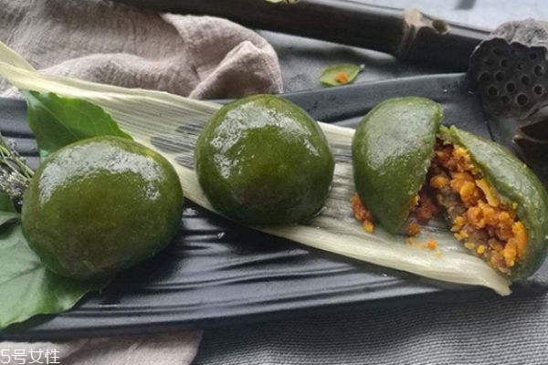 青團(tuán)吃多了不消化怎么辦 吃青團(tuán)的注意事項