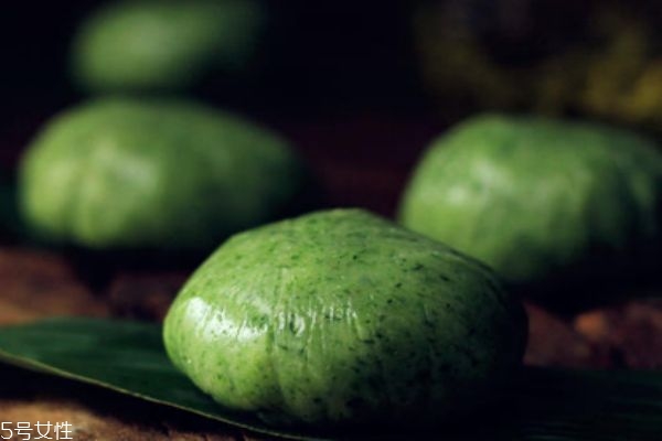 蒸青團(tuán)子多長時間 制作青團(tuán)的注意事項(xiàng)
