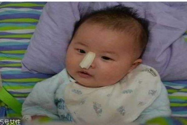 寶寶感冒了怎么辦呢 剛滿(mǎn)月的寶寶感冒可以吃藥嗎