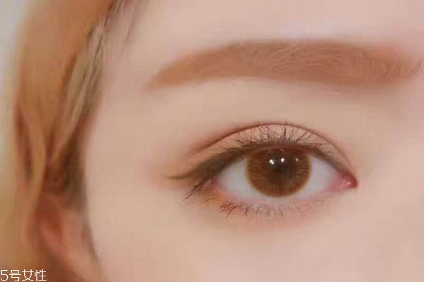 日拋美瞳每天能戴多長(zhǎng)時(shí)間 美瞳戴多久需要摘下來(lái)