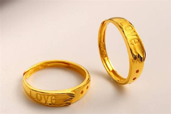 婚戒可以買(mǎi)黃金的嗎 婚戒買(mǎi)黃金的好嗎