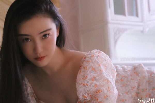 掛女朋友電話(huà)很?chē)?yán)重嗎 掛女朋友電話(huà)她生氣了怎么辦