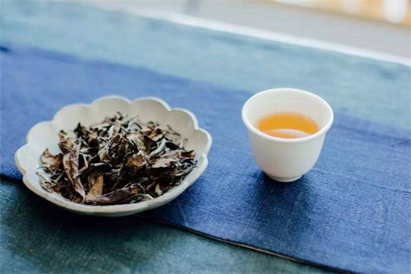 老白茶有霉味正常嗎 老白茶過期了還能喝嗎
