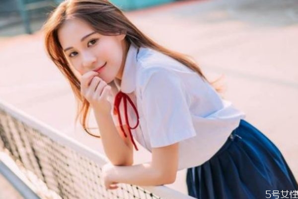 為什么新買(mǎi)的衣服有異味 新衣服只清水洗可以嗎