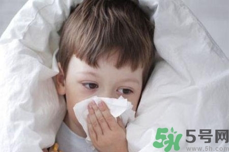 怎么樣用生理鹽水清洗鼻腔？用生理鹽水清理鼻腔的方法？