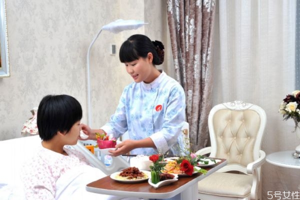 月子餐要吃多久 月子餐該怎么吃