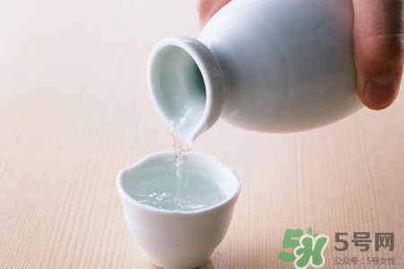 喝白酒能喝出白血病嗎？白血病人能喝酒嗎？