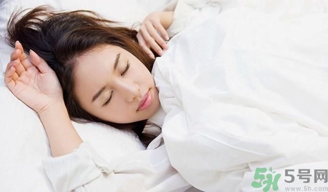 睡覺流口水是什么原因？睡覺流口水怎么辦？