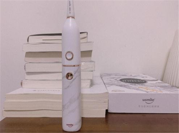 電動(dòng)牙刷和普通牙刷哪個(gè)好？小編真實(shí)測評(píng)分享