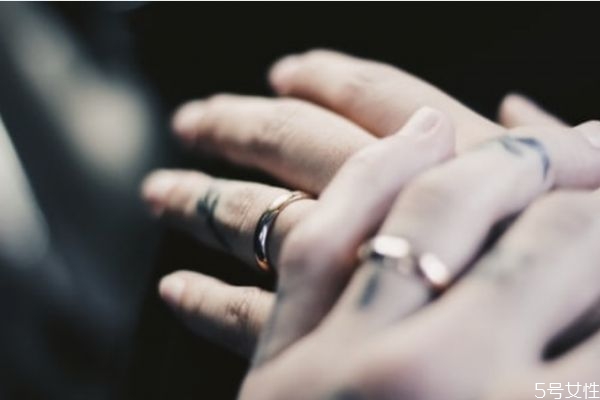 感動(dòng)老公能哭的一段話(huà) 寫(xiě)給老公的暖心話(huà)