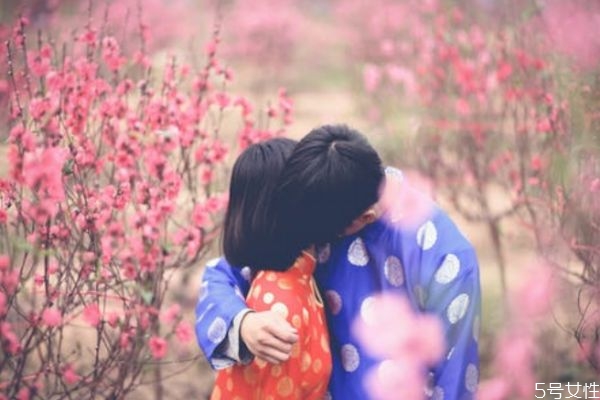 感動(dòng)老公能哭的一段話(huà) 寫(xiě)給老公的暖心話(huà)