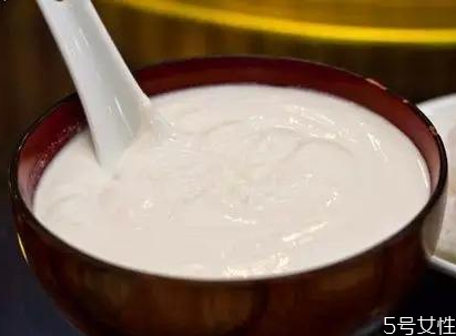酸奶開(kāi)封后可以放多久 酸奶開(kāi)了第二天還能喝嗎