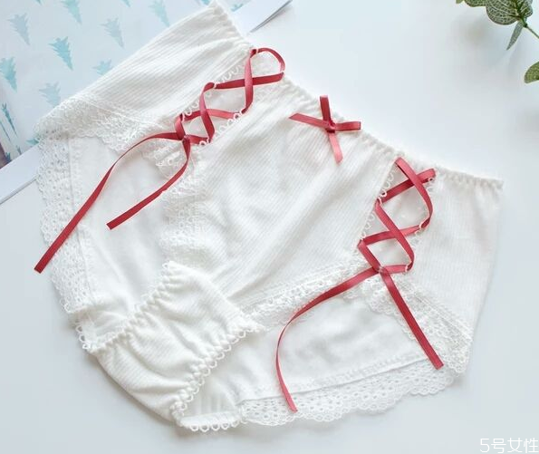 冰絲舒服還是純棉舒服 冰絲內褲和純棉內褲的優(yōu)缺點