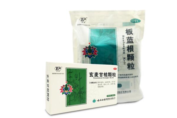 板藍(lán)根顆粒對咽喉炎有用嗎 板藍(lán)根顆?？梢钥崭购葐?></p><h3>板藍(lán)根顆粒可以空腹喝嗎</h3><p>通?？崭故褂冒逅{(lán)根顆粒，并不會(huì)造成太大的影響，但是也要根據(jù)患者的胃腸道情況來決定，建議盡量在用食物后再使用藥物，對胃腸道的刺激要小一些。當(dāng)患者患有了疾病后，建議在醫(yī)生的指導(dǎo)之下使用藥物，例如板藍(lán)根顆粒通常是可以治療上感所導(dǎo)致的相應(yīng)的不適的，但是如果血糖高的人在使用之后，有可能會(huì)引起血糖的波動(dòng)。此藥副作用一般比較小，既可以空腹時(shí)服用也可以飯后服用。但是按照中藥的一些常規(guī)服法，對于一些清熱瀉火的藥物，常規(guī)來說都是在飯后服用。所以在實(shí)際口服時(shí)，可以根據(jù)自己的情況，調(diào)整服用的時(shí)間。</p><p style=