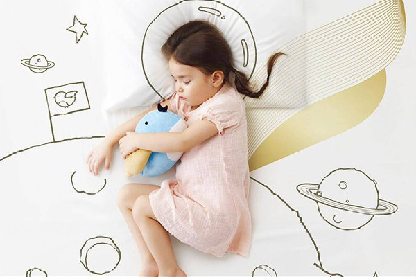如何讓年輕人生育不躺平?專家回應 為什么年輕人不愿意生孩子